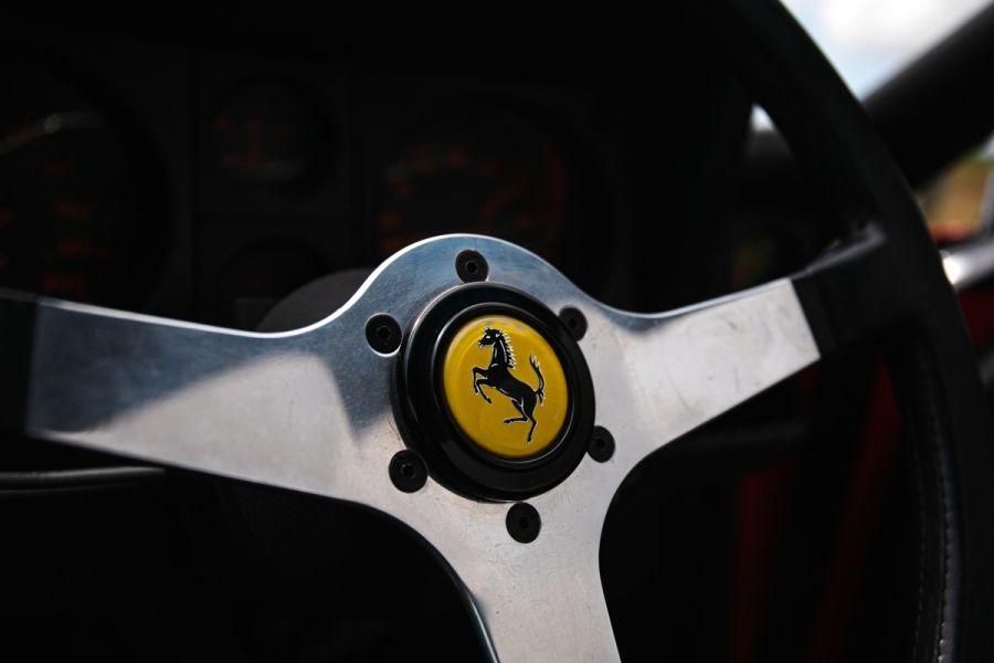 Детали интерьера Ferrari 512 BB (21725) 1977 года  (UK) (фото 25 из 28)